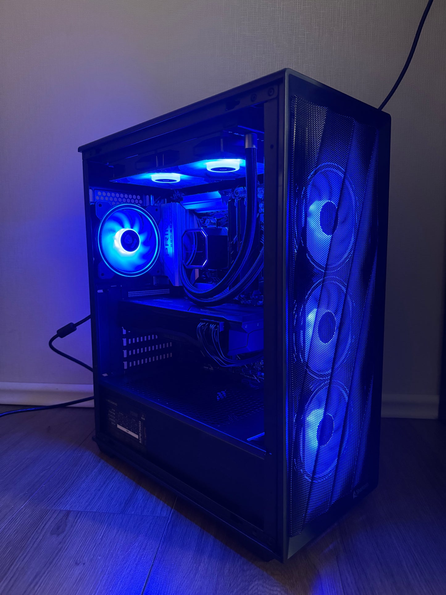 Gaming PC Ryzen 7 7700, RX 7900 XT, 32GB DDR5