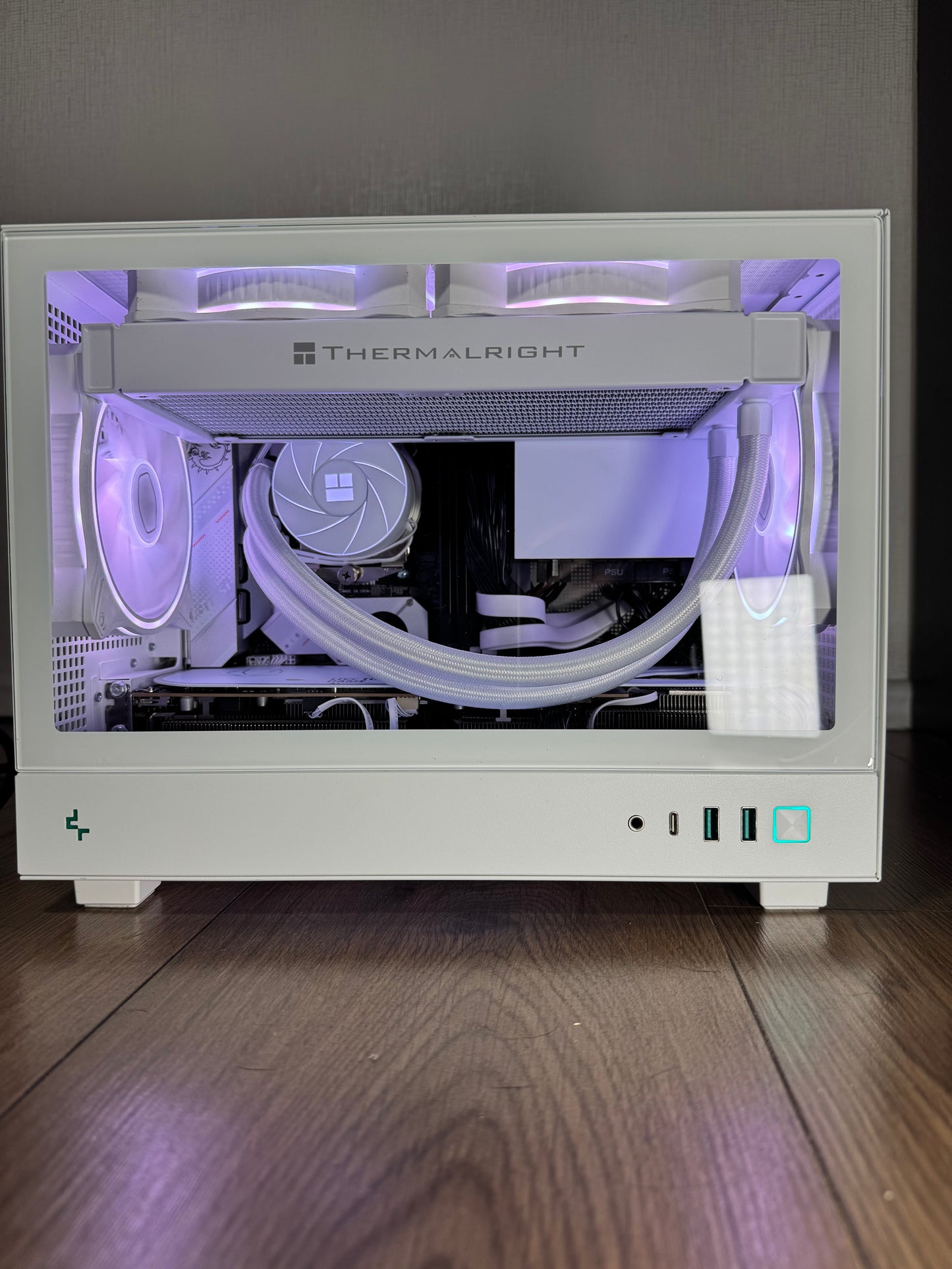 High End Gaming PC Weiß - ITX SFF - RTX 4080S - 7800 X3D - 32GB DDR5 - 1TB SSD