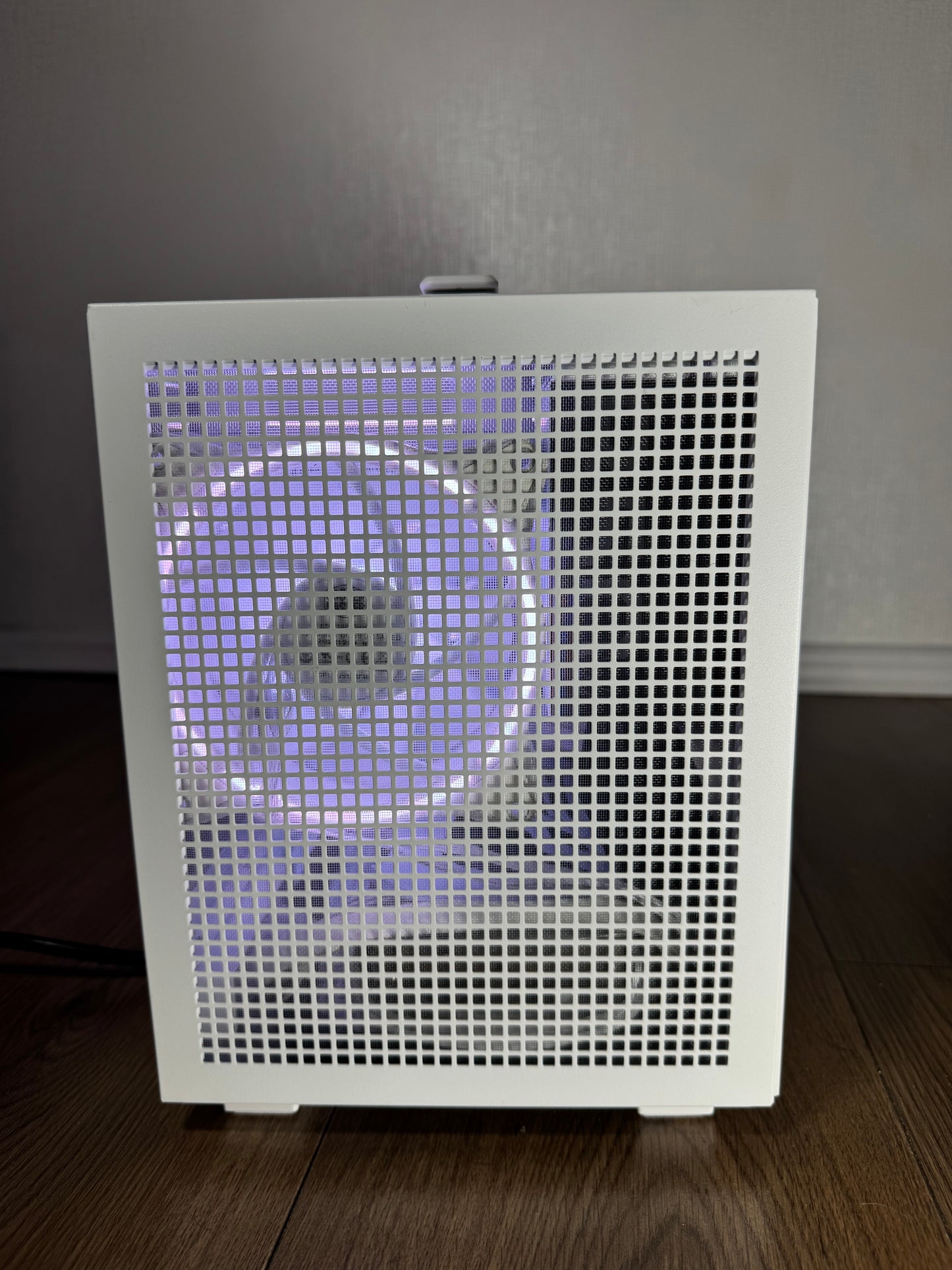High End Gaming PC Weiß - ITX SFF - RTX 4080S - 7800 X3D - 32GB DDR5 - 1TB SSD