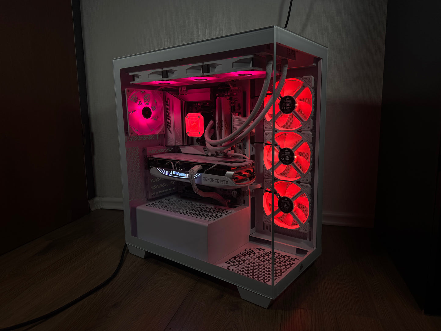 High End Gaming PC RTX 4080 Super, Ryzen 9 7950X3D, 32GB DDR5 RAM - weiß - white