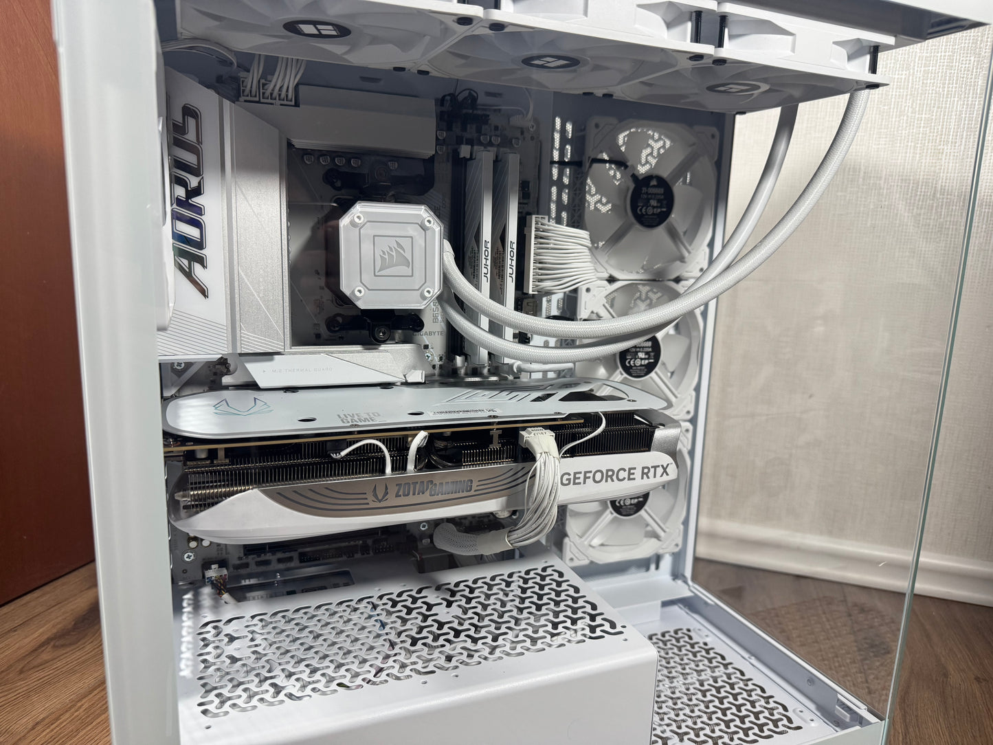 High End Gaming PC RTX 4080 Super, Ryzen 9 7950X3D, 32GB DDR5 RAM - weiß - white