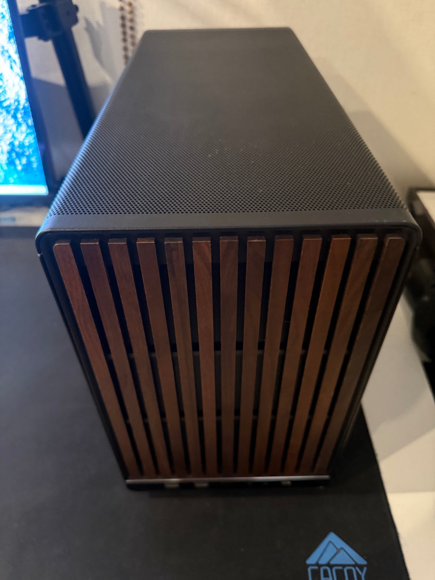 High End Mini Gaming PC RTX 5080, Ryzen 9800X3D, 32GB 6000MHz