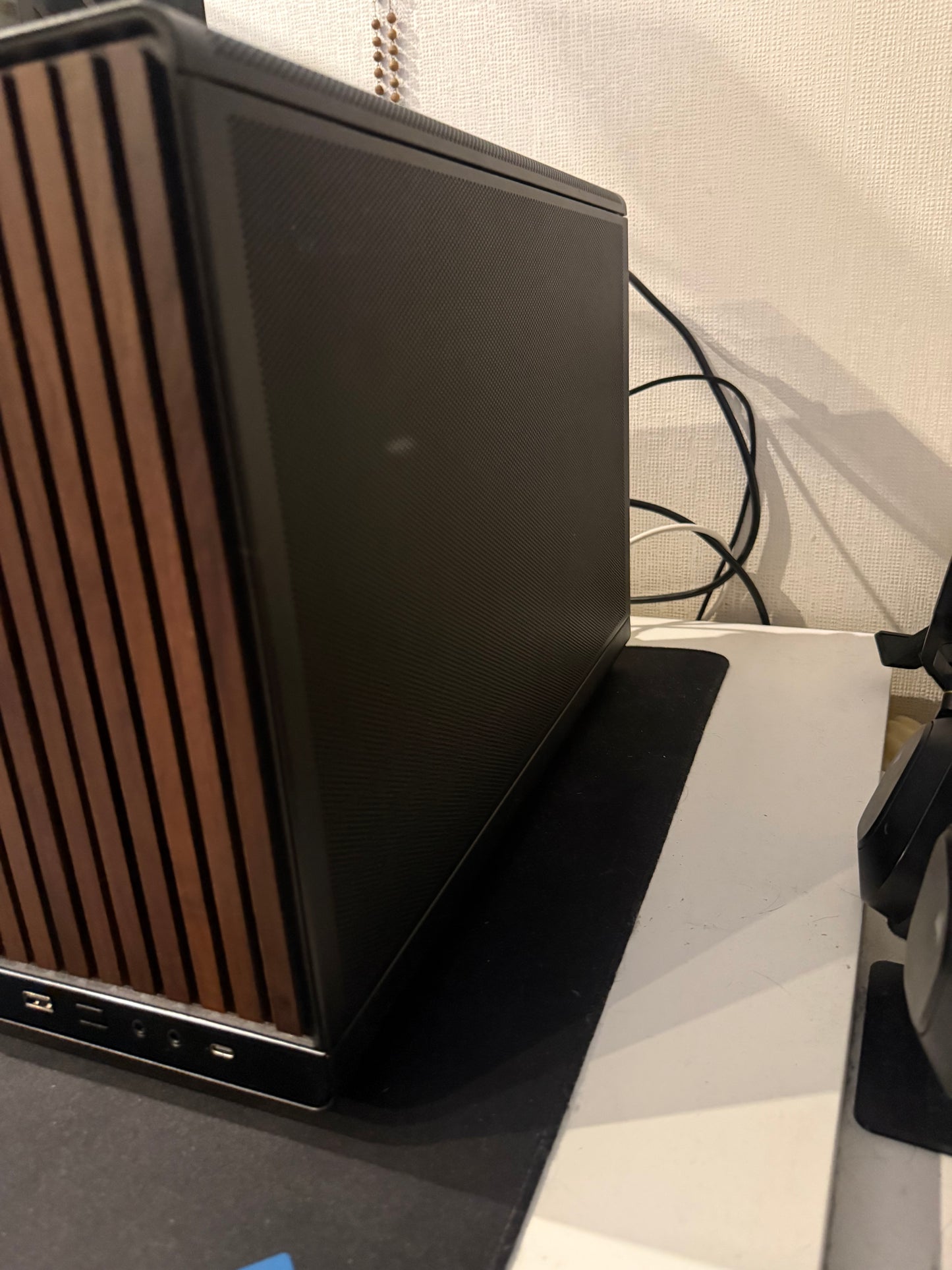 High End Mini Gaming PC RTX 5080, Ryzen 9800X3D, 32GB 6000MHz